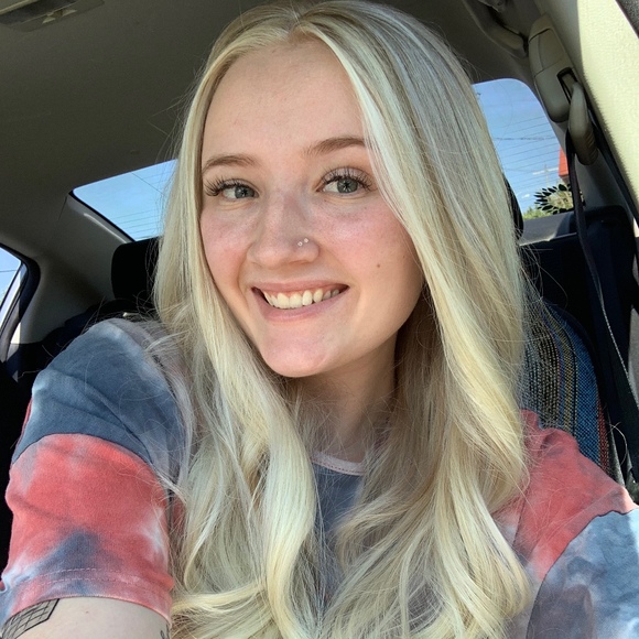 Meet your Posher, Madison - Picture 1 of 1